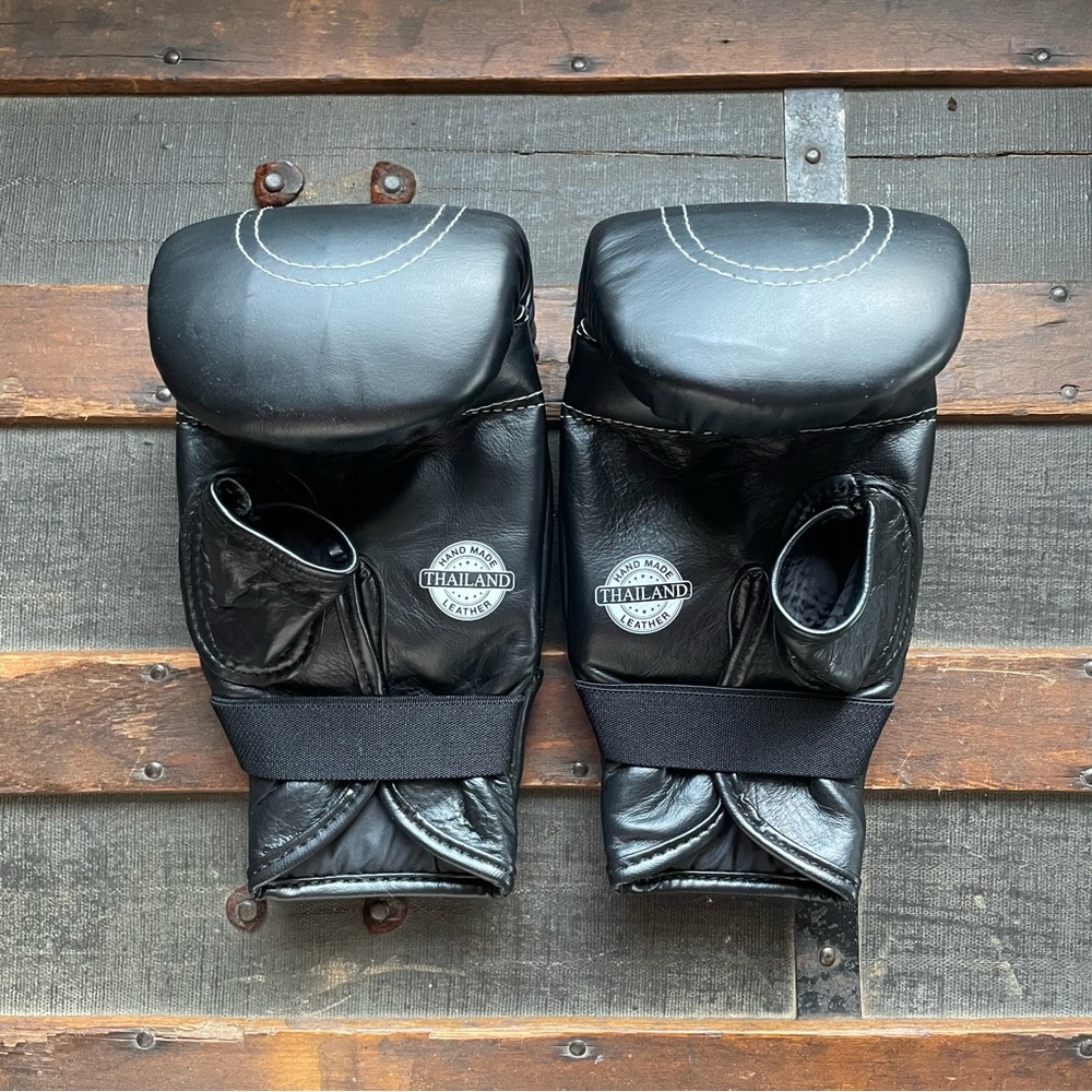 Boon Black Leather Bag Gloves Hand Made in Thailand, Boxing MMA Muay Thai, Small - Picture 2 of 12
